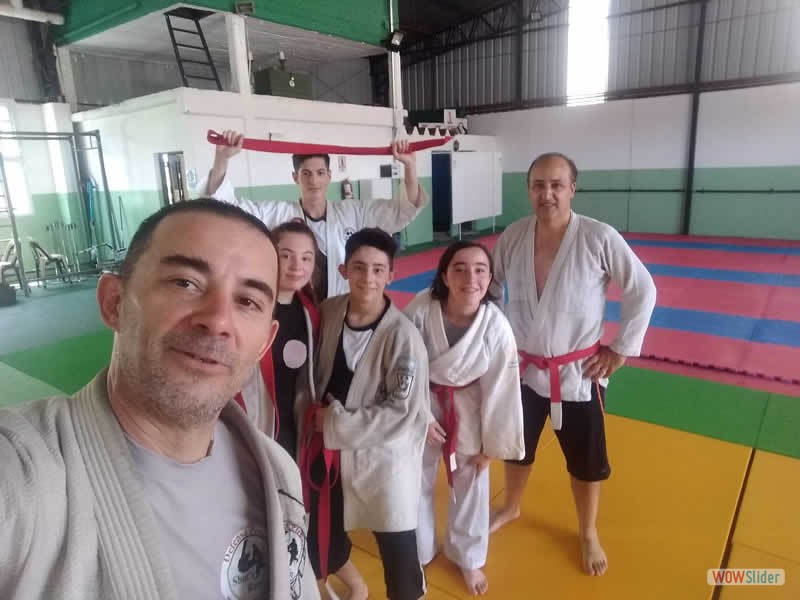 IMG_20200201_123054816_BURST000_COVER_TOP IMG_20200201_123054816_BURST000_COVER_TOP